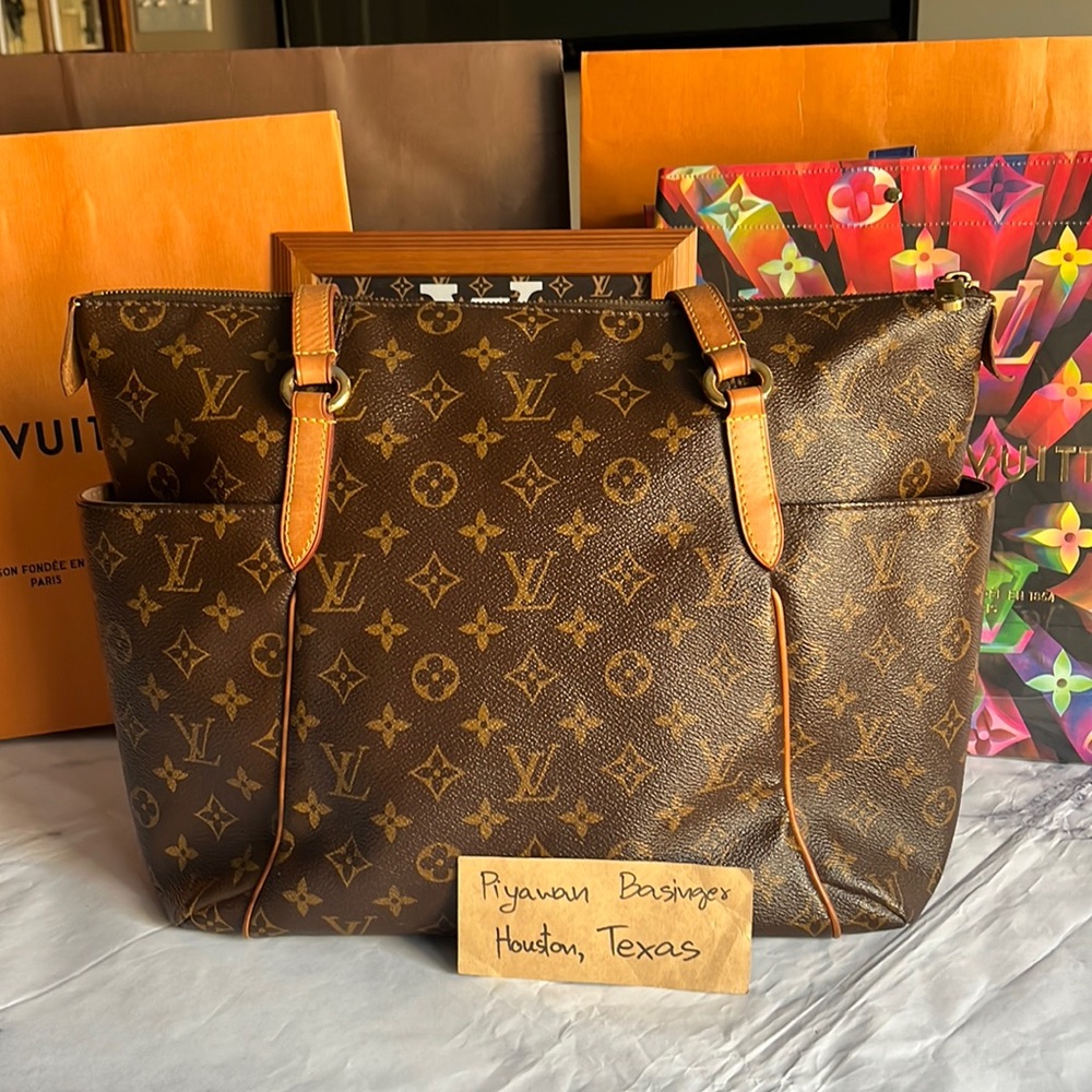 Authentic Louis Vuitton Totally MM